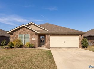 300 Willow Bank Cir, Decatur, AL 35603
