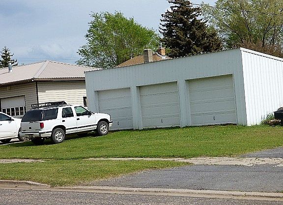 2nd image of 190 E 3 S