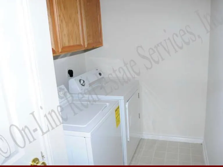 2329 Pronghorn Ln #B — Photo 8