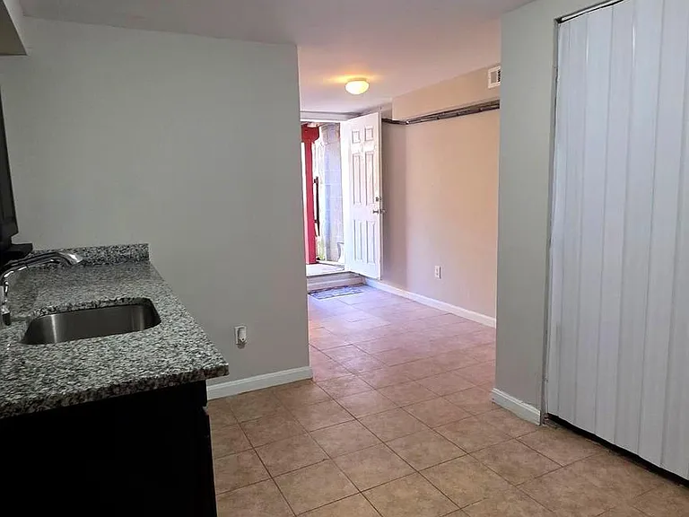 539 N Luzerne Ave — Photo 26