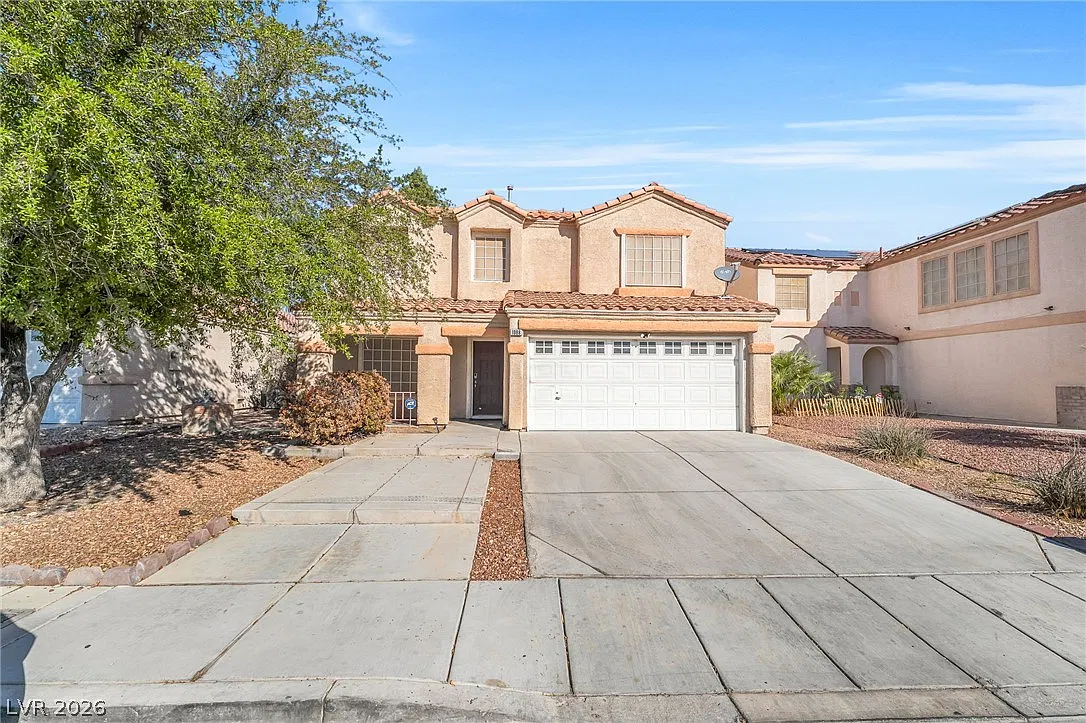 4 bed, 2.5 bath, 2037 sqft, $2,300 — Photo 1
