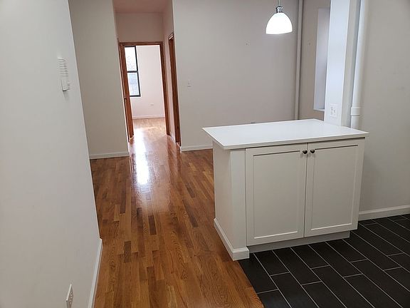 4th image of 4329 39th Pl APT 35