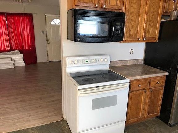 4th image of 9988 Sunnyside Dr