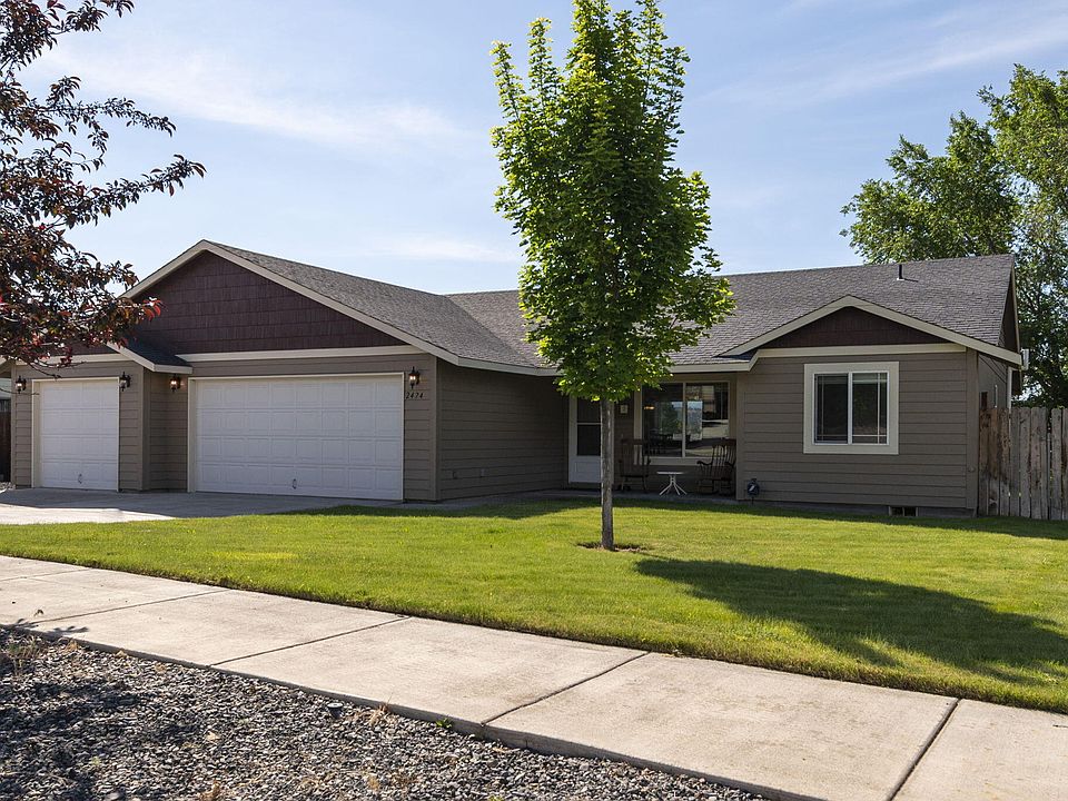1st image of 2474 NE Bobbi Pl