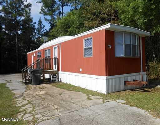 1st image of 1829 Broadmoor Dr