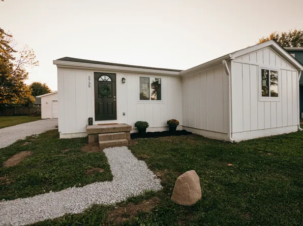 5739 N Clover Maple Dr, Fairland, IN 46126