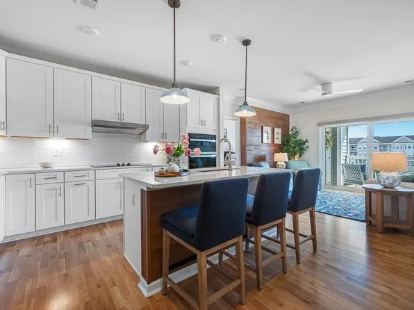 6 Peters Farm Way #411, Westborough, MA 01581