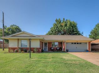 119 S Ruskin Pl, Chickasha, OK 73018