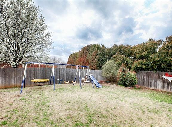 4th image of 8387 Muirwood Trl