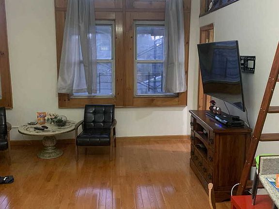 4th image of 810 Broadway APT 8
