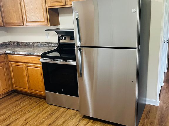 3rd image of 3625-3627 Amherst Ave