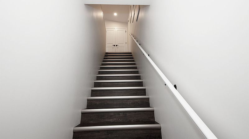 Winnipeg Apartment for rent - 4 Bedrooms — photo 12
