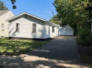 1128 N Hill Ave, Decatur, IL 62522