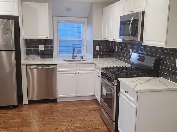 3rd image of 128 Sunset Ave #2