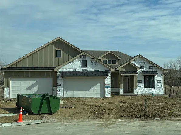 19052 Laquinta Cir, Omaha, NE 68136