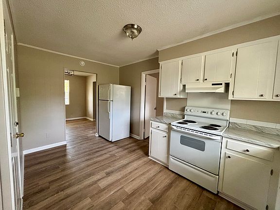 3rd image of 336 Deerwood Ct