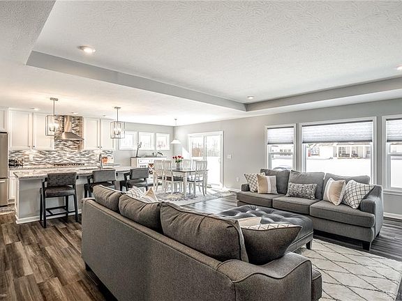3rd image of 8109 Cherry Birch Dr