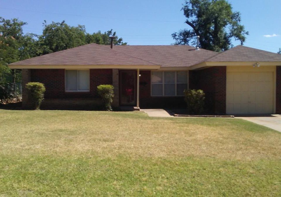 1st image of 1528 NE 47th St