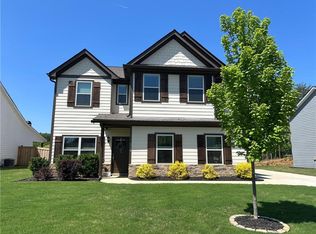 6519 River Station Dr, Lula, GA 30554