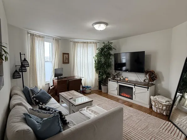 861 E 1st St #1, Boston, MA 02127