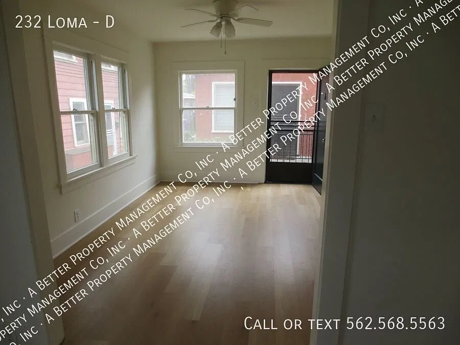 Belmont Heights Cottage - Gated w/Hardwood Floors & Onsite Laundry — Photo 4