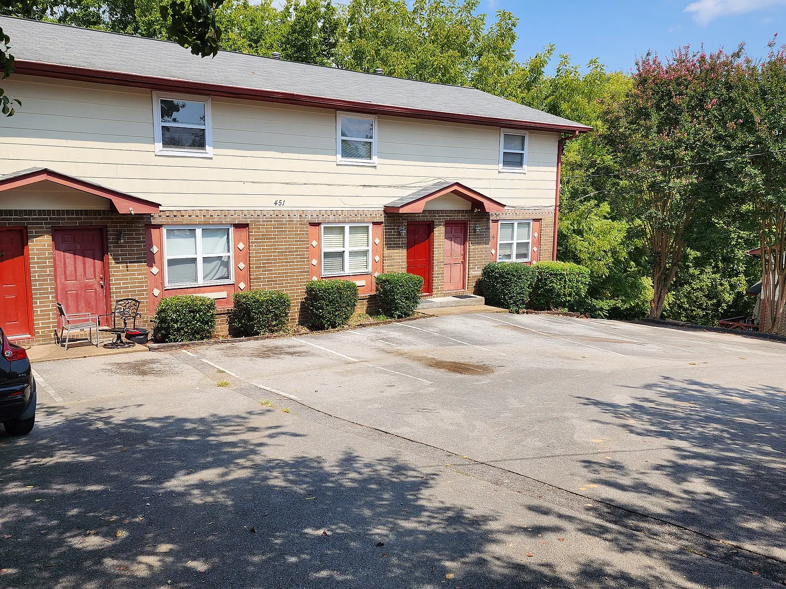 2 bed, 1.5 bath, 1100 sqft, $1,100 — Photo 1