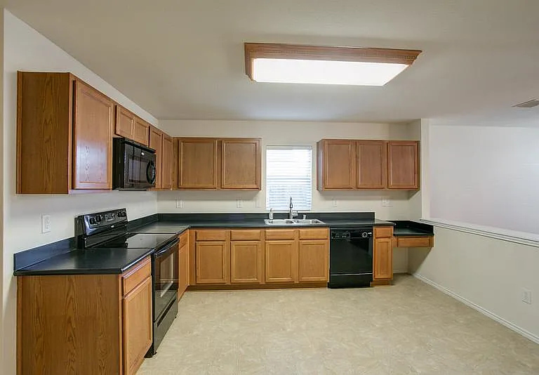 4541 Martingale View Ln — Photo 22