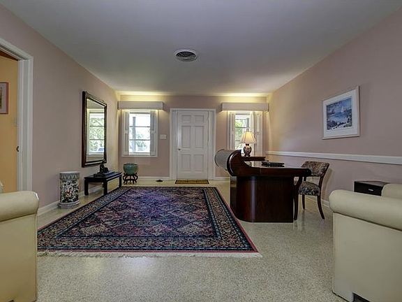 3rd image of 1714 Golf View Dr