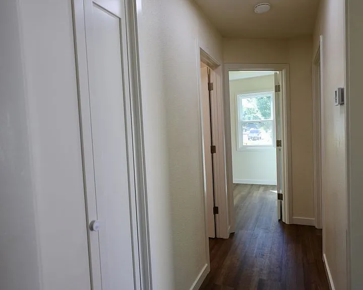 409 Russell St — Photo 6