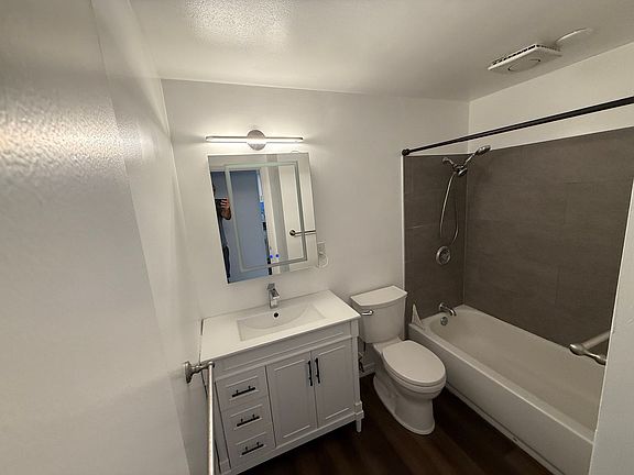 4th image of 6527 5th Ave NE APT 3