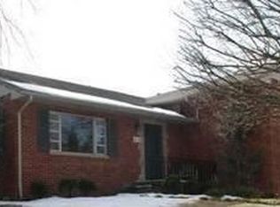 2015 N Englewood Rd, Huntington, WV 25701