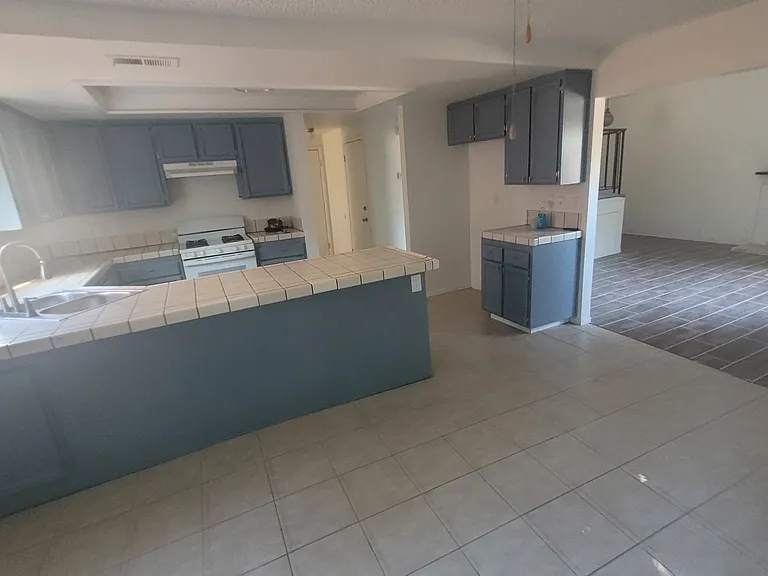 5727 Lorraine Ave — Photo 11