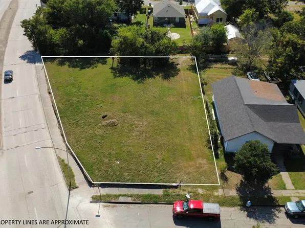 1401 W Waco Dr, Waco, TX 76701