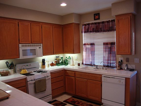 4th image of 2562 Saddlehorn Dr