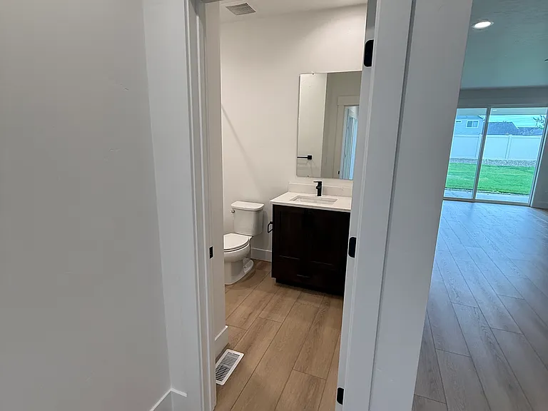 1481 N Burnam Ave — Photo 19