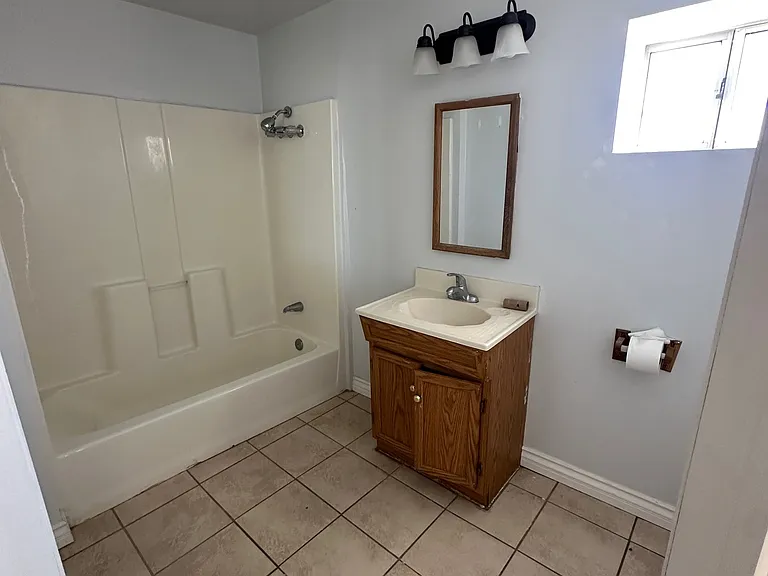 733 Canada Trl — Photo 17