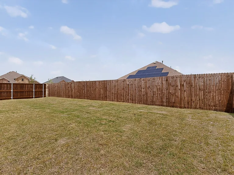 1114 Emerald Gate Dr — Photo 40