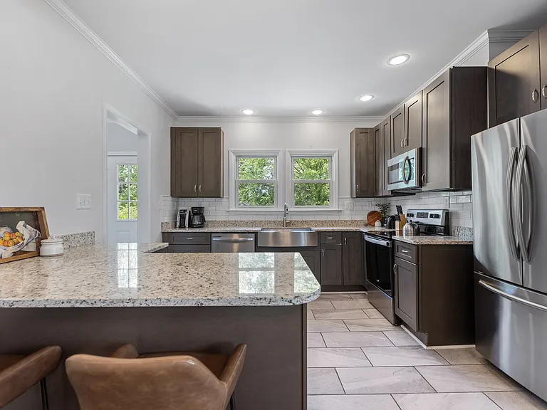 609 N Hyde Park Ave — Photo 14