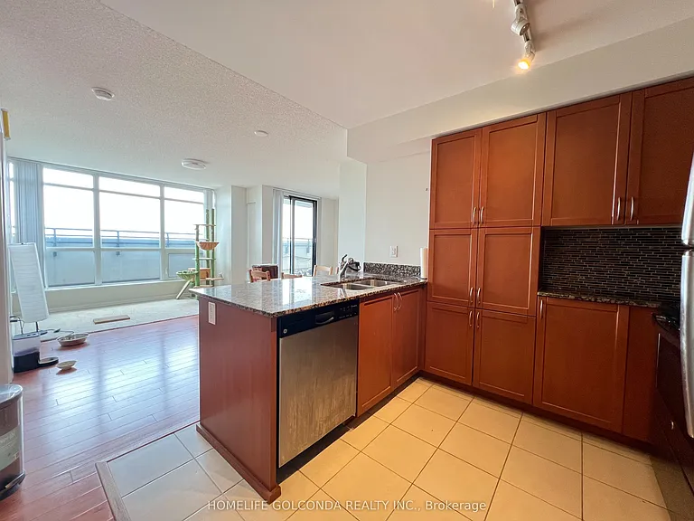 830 Lawrence Ave W #902 — Photo 8