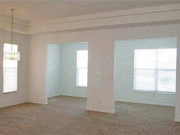 5th image of 2228 N Creek Ct