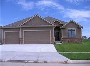 8900 S 28th St, Lincoln, NE 68516