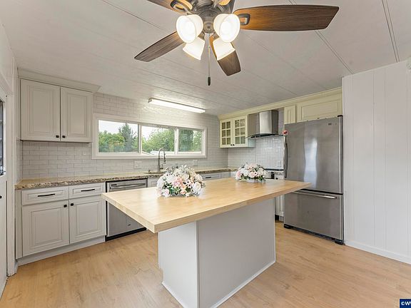5th image of 570 N 10th Ave Unit 6