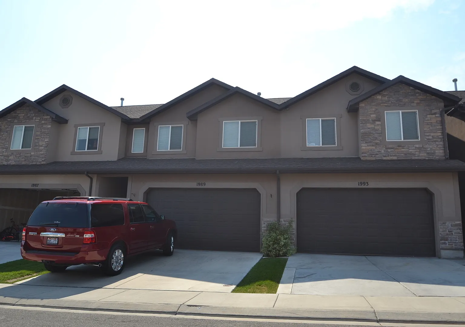 3 Bed 2.5 Bath Townhome in Saratoga Springs! — Photo 1