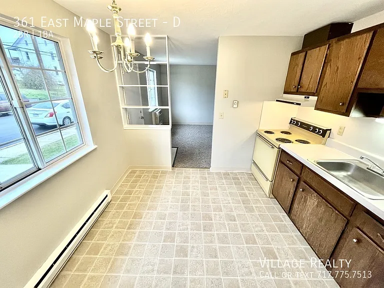 361 E Maple St #D — Photo 40