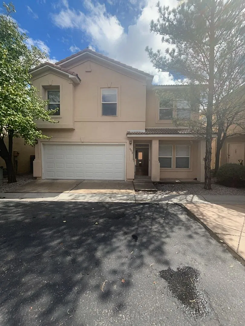 3 Bedroom, 3 Bathroom Home! Schedule a Showing! — Photo 1