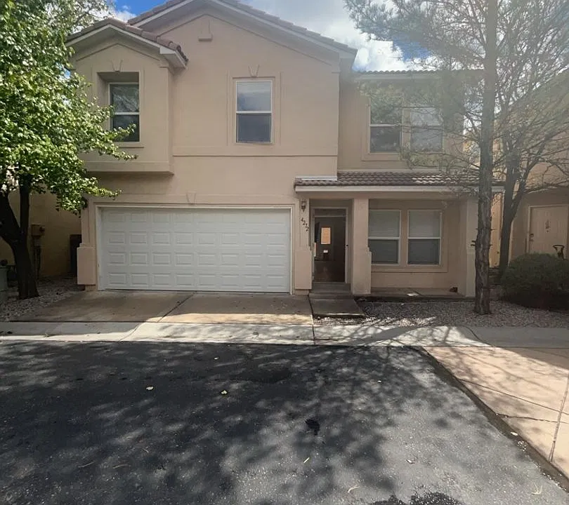 4272 Altura Vista Ln NE