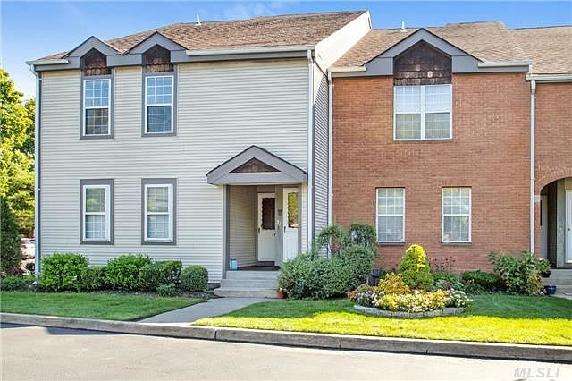 1st image of 32 Greenmeadow Dr