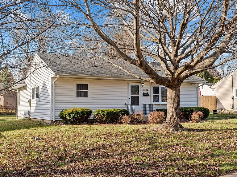 1122 Winthrop Ln — Photo 35