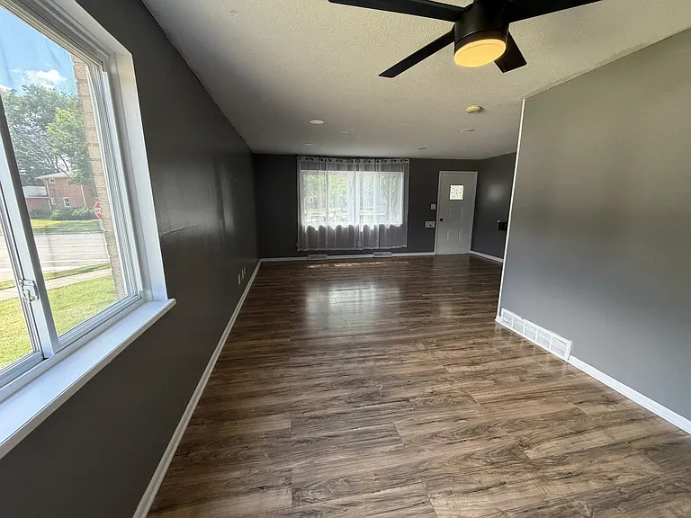 9406 Independence Blvd — Photo 5