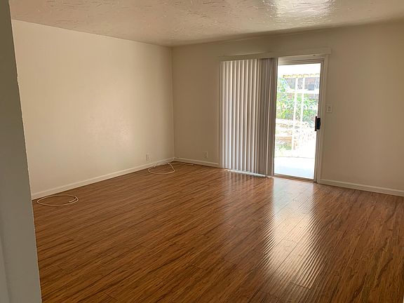 3rd image of 2404 Fleetwood St